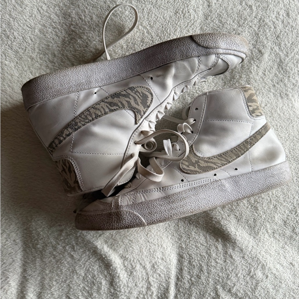 Nike Blazer Mid '77 SE Zebra Snakeskin White High Top Sneakers | 10